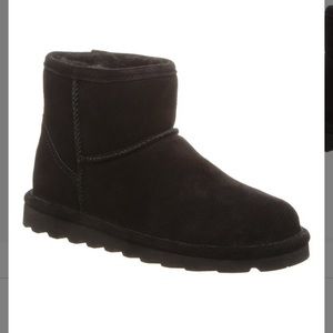 BearPaw Alyssa black ankle boot size 10